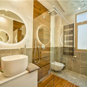 6 bedroom villa with pool and roof terrace, Sveti Stefan, sleeps 12